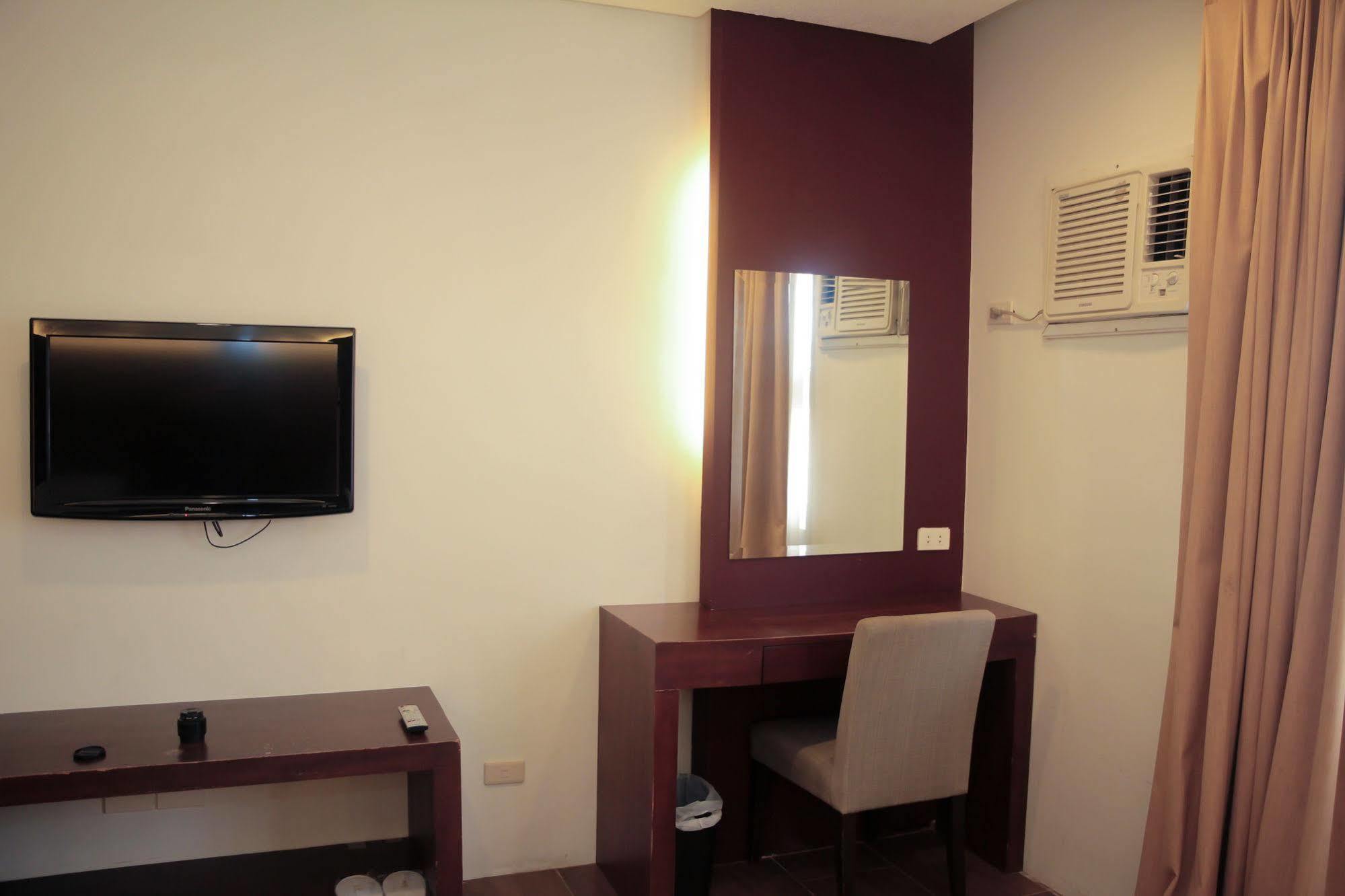 Casablanca Suites Legazpi Exteriér fotografie